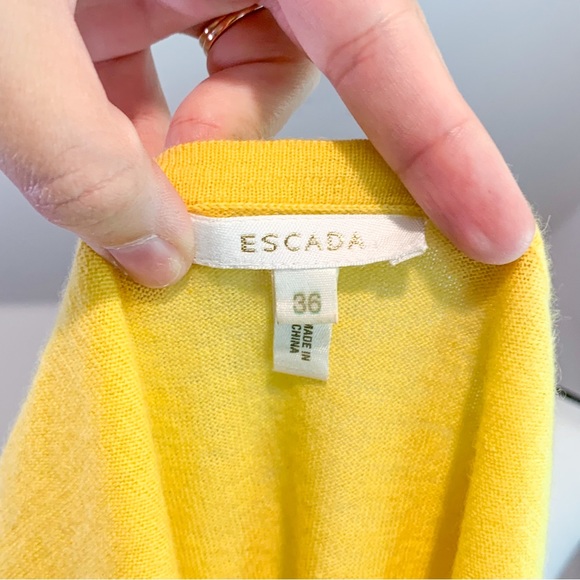 Vintage Escada Pastel Yellow Soft Comfortable Cozy Retro Sleeveless Cashmere Top - Picture 7 of 8